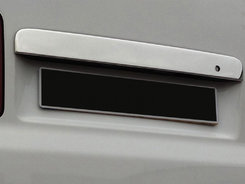 Накладка над номером для розпашних дверей (нерж) Carmos - Турецька сталь для Volkswagen T5 рестайлінг 2010-2015 років.