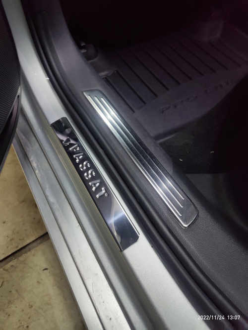 Накладки на пороги пластик (нерж) для VW Passat B8 2015-