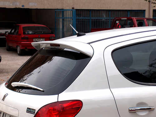 Спойлер (під фарбування) для Peugeot 207