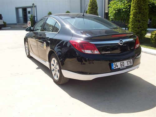 Задня нижня накладка (під фарбування) для Opel Insignia 2008-2017 рр.