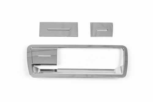 Хром накладка на багажник (пласт) для Nissan Armada 2003-2015 рр.