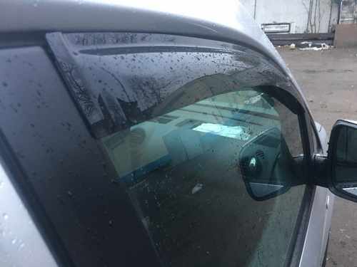 Вітровики (2 шт, Niken) для Volkswagen Caddy 2010-2015рр.