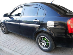 Хром накладки для Hyundai Accent 2006-2010 молдинг дверей нерж Carmos (Туреччина)