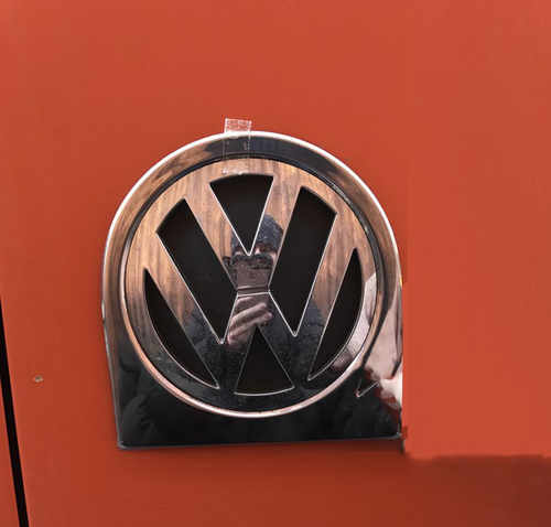 Обведення логотипу для VW Caddy 2004-