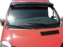 Козирьок на лобове скло (чорний глянець, 5мм) для Opel Vivaro 2001-2015 рр.
