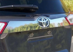 Накладка над номером бампер Libao (нерж) для Toyota Rav 4 2013-2016