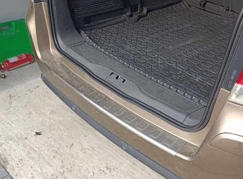 Хром накладка на задній бампер (нерж.) для Opel Zafira 2005-2010