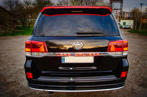 Планка над номером LED (2016-2022) для Toyota Land Cruiser 200