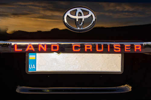 Планка над номером LED (2016-2022) для Toyota Land Cruiser 200