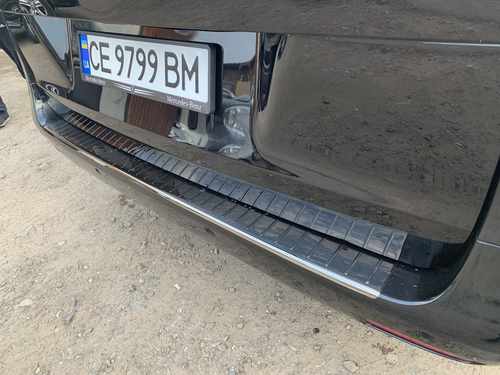 Накладка на задній бампер чорний хром (нерж) для Mercedes Vito 447 2015+ Omsa Line