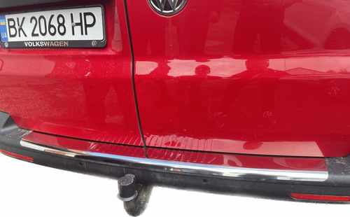 Накладка на задній бампер з загином Carmos для VW T5 2003-2015