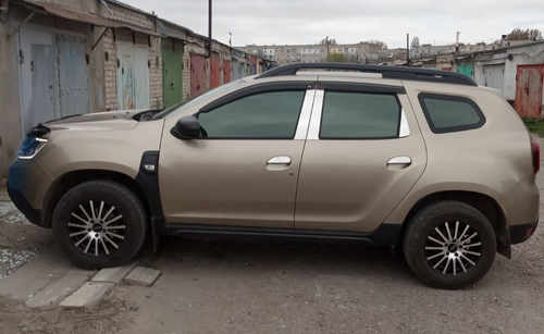 Хром накладки для Renault Duster Хром на стійки нерж Carmos (Туреччина)