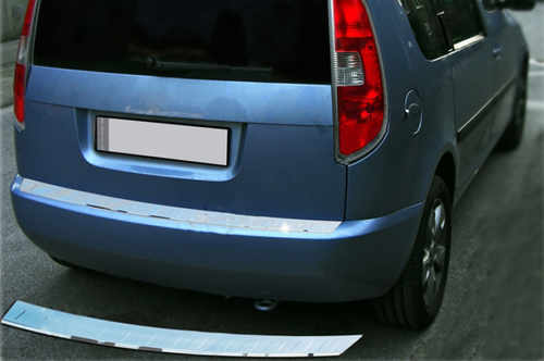 Хром накладка на задній бампер (нерж.) для Skoda Roomster 2004-2010