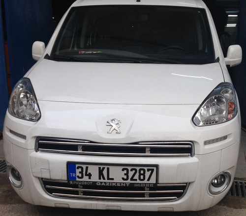Решітка цілісна (нерж) 2008-2012 для Peugeot Partner Tepee 2008-2018рр.