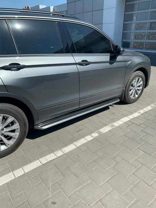 Бокові пороги підніжки для Volkswagen Tiguan 2016-