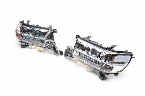 Передня оптика 2016-2022 (ОРИГІНАЛ) для Toyota Land Cruiser 200