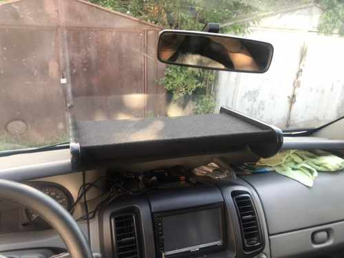 Полиця на торпеду для Renault Trafic 2003-2010