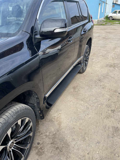 Пороги під оригінал (білі) у стилі Lexus для Toyota Prado 150 2009-/2017-