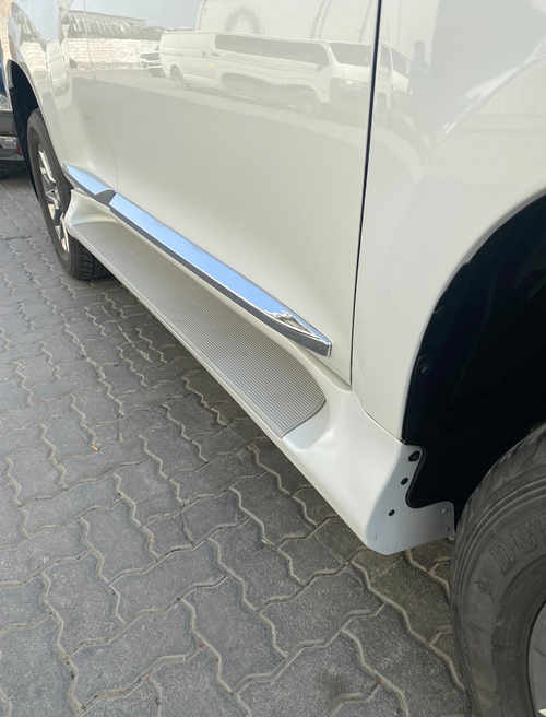 Пороги під оригінал (білі) у стилі Lexus для Toyota Prado 150 2009-/2017-