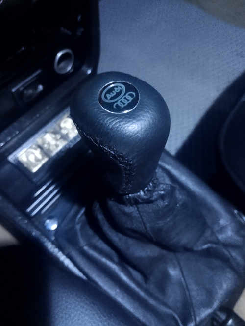 Ручка КПП (шкіра) для Audi 80/90 1987-1996.