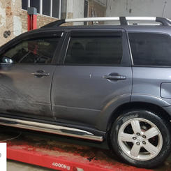 Пороги труба нерж. для Mitsubishi Outlander 2003-2008 /Ø60