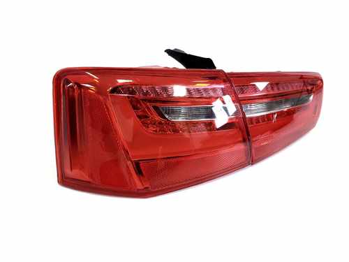 Задні ліхтарі стопи на Audi A6 C7 2011-2014 року ( Європа )