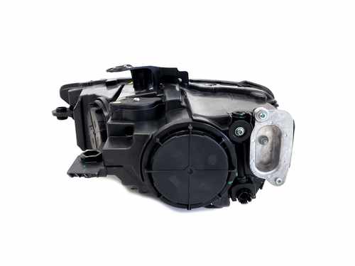 Передні фари Bi-Xenon на Audi A3 8V 2016-2020 року