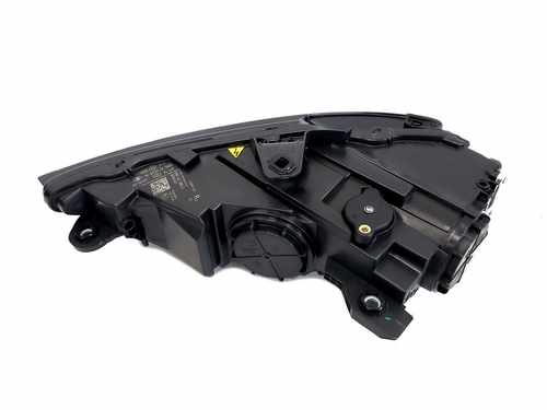 Передні фари Bi-Xenon на Audi A3 8V 2016-2020 року