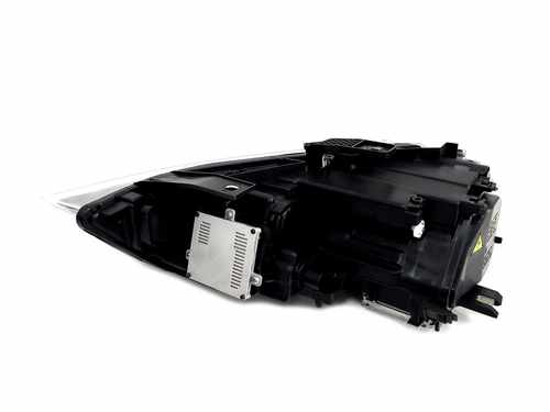 Передні фари Xenon на Audi Q3 8U 2011-2014 року