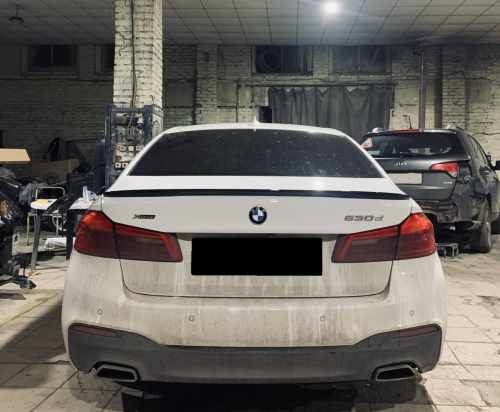 Спойлер у стилі M-Performance на BMW 5 Series G30 2017-2020 рік ( Чорний глянець )