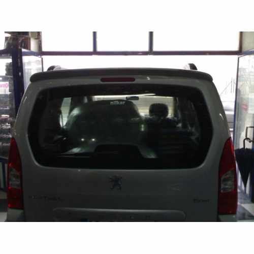 Спойлер Citroen Berlingo 2008-2019 / Peugeot Partner 2008-2018 (1 дверка, під фарбування)