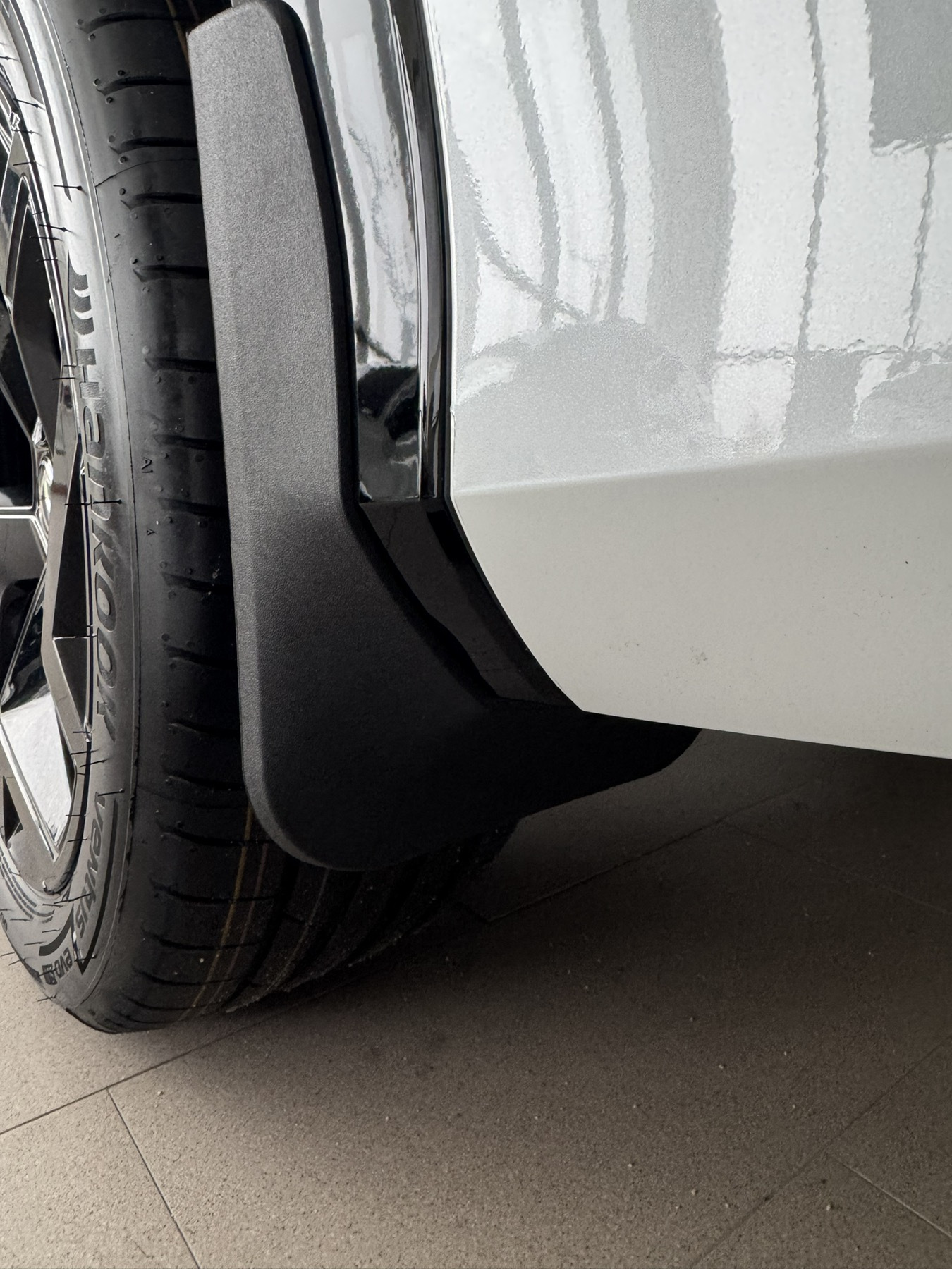 Бризковики Volkswagen Tayron R-line — фото 2