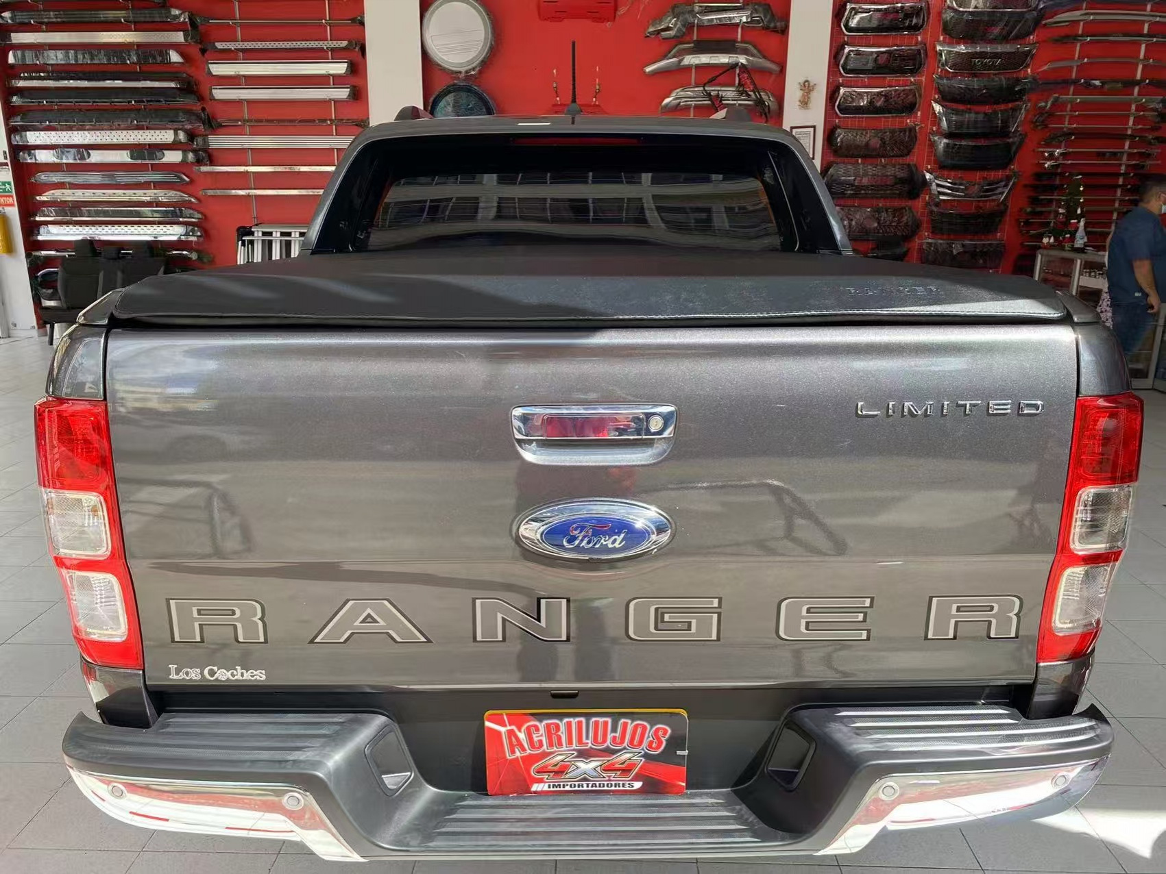 Кришка на кузов (тент) Ford Ranger 2023+ (м&rsquo;яка рулонна Soft Roll Cover) Xukey