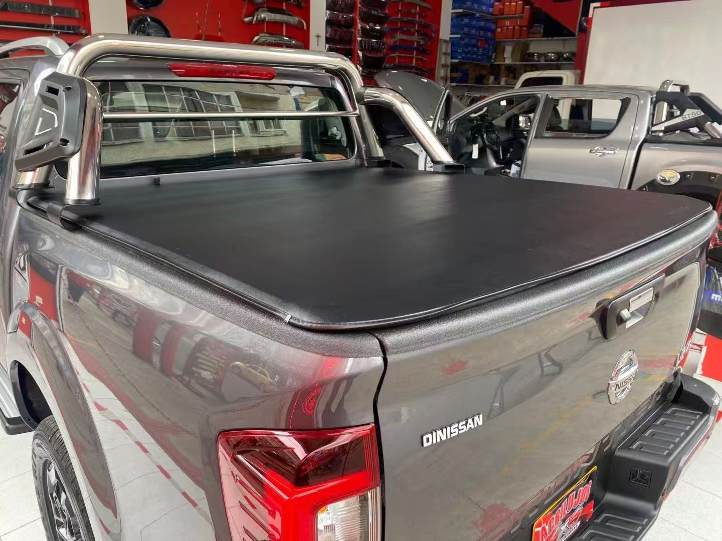 Кришка на кузов (тент) VW Amarok 2023+ (мяка рулонна Soft Roll Cover) Xukey