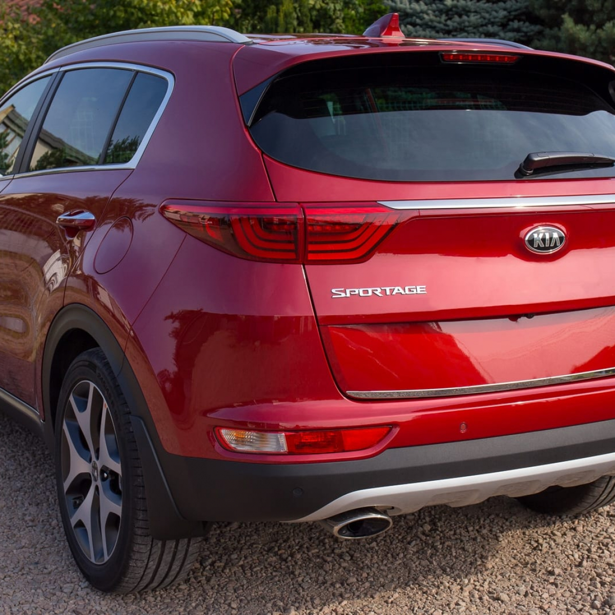 Хром накладка під номером на кришку багажника Kia Sportage 2016+ V1