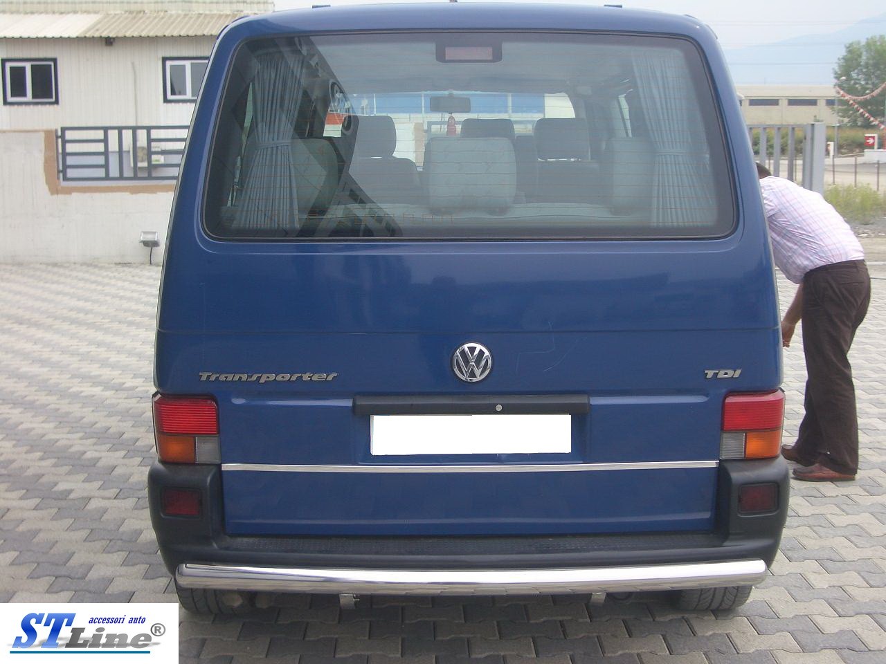 Задние двери фольксваген т4. Volkswagen t4 Rear. Volkswagen Transporter t4 зад.