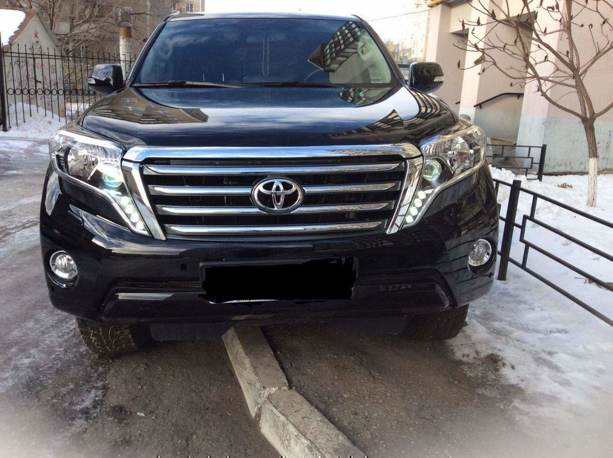 Решітка радіатора чорна для Toyota Land Cruiser Prado 150 2013-2017