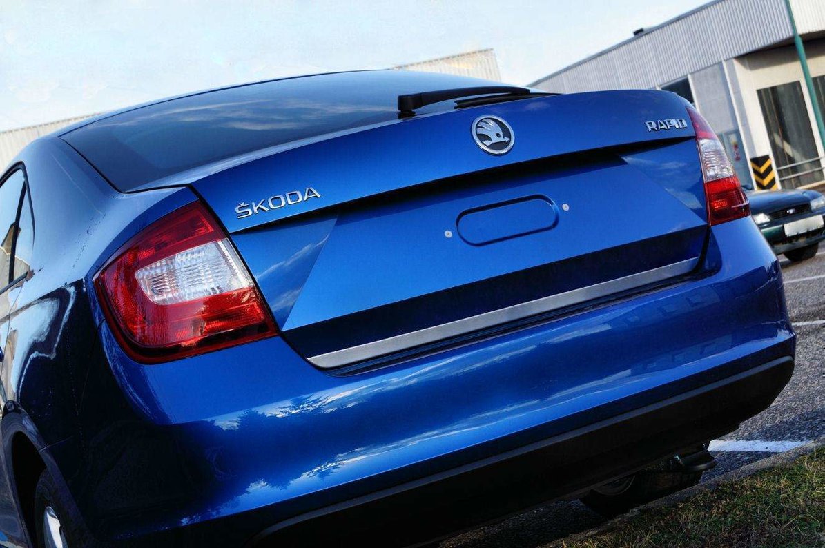 Хром накладка на край багажника Skoda Rapid 2012- (нержавіюча сталь)