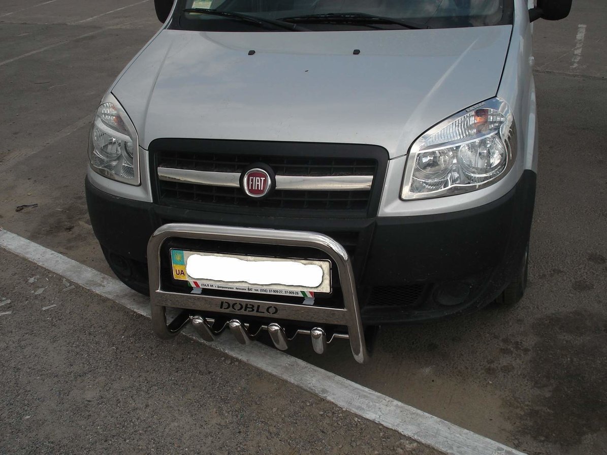 Хром накладка на решітку радіатора Fiat Doblo 2006-2010