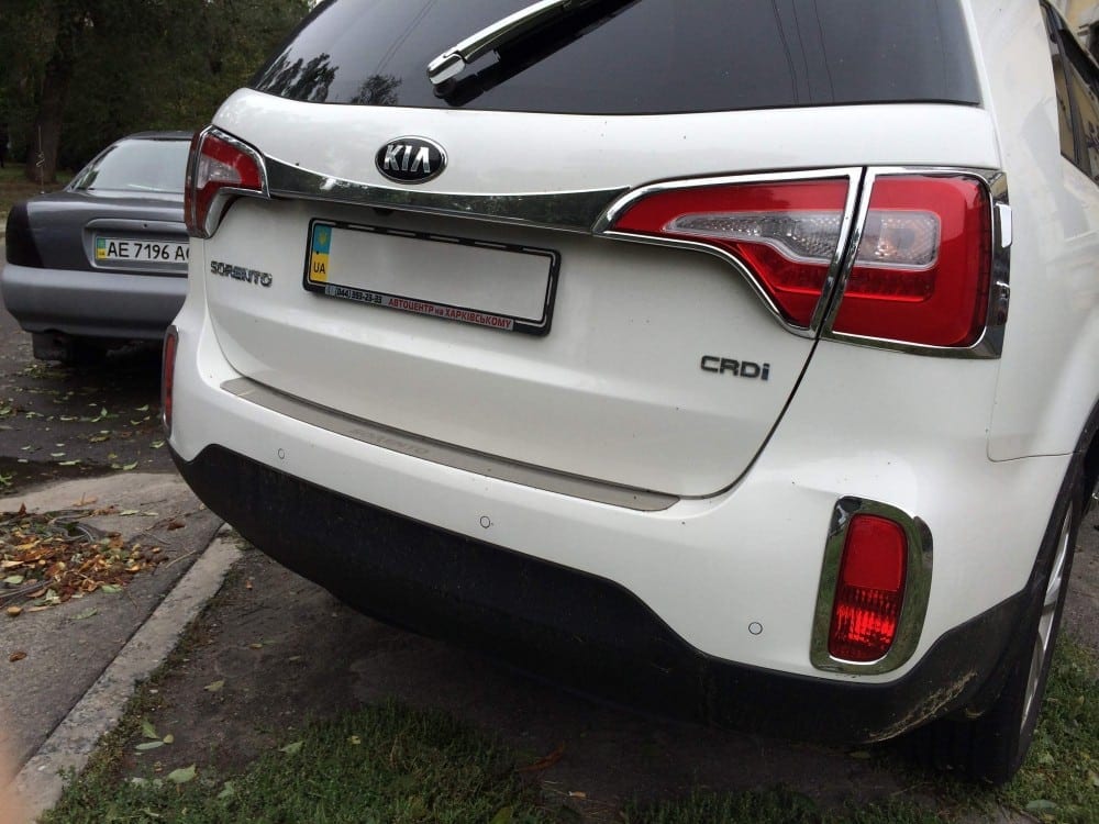 Хром накладки на стопи Kia Sorento 2013-2014 (пластик)