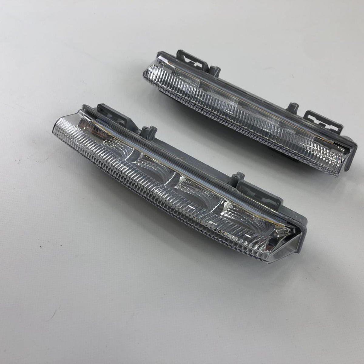 Денні ходові вогні DRL Mercedes C-Class w204 2049068900-2049069000