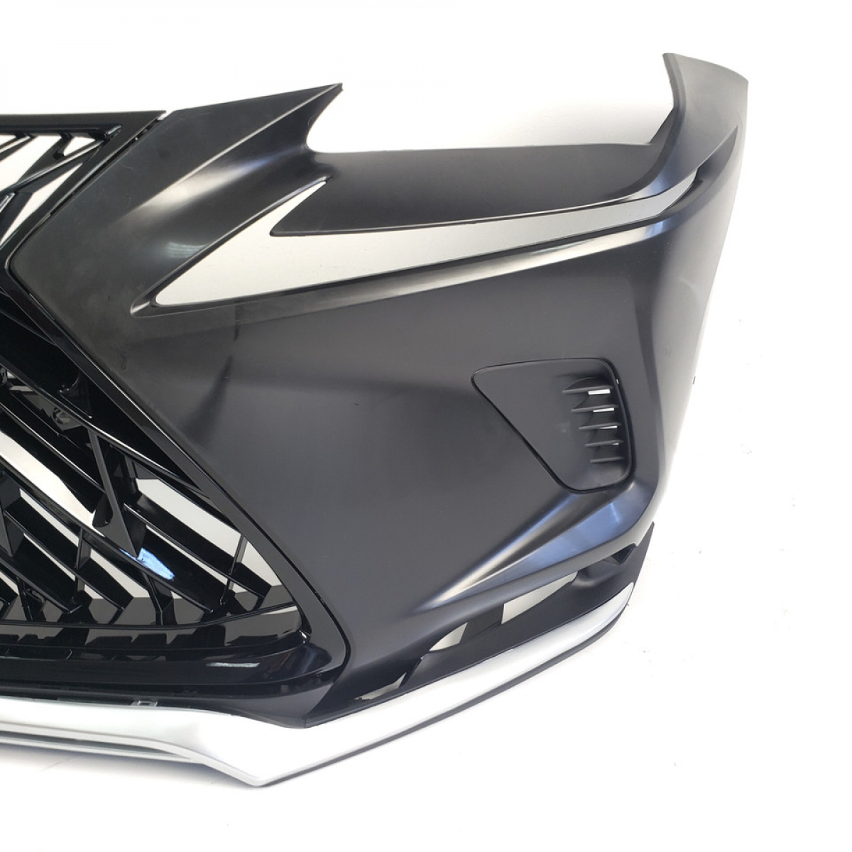 Передній бампер Lexus NX 2017-2020 рік (TRD)