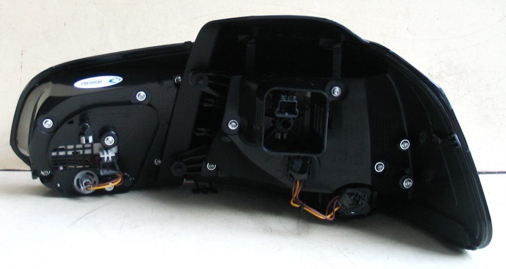 Задні ліхтарі LED R20 тоновані TC для Volkswagen Golf 6 2008-2012