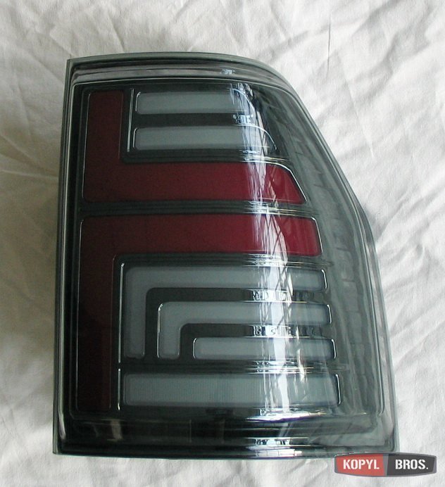 Задні ліхтарі LED для Mitsubishi Pajero Mk4 2006+