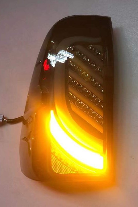 Задні ліхтарі тюнінг LED чорні WN для Toyota Hilux Revo 2015+