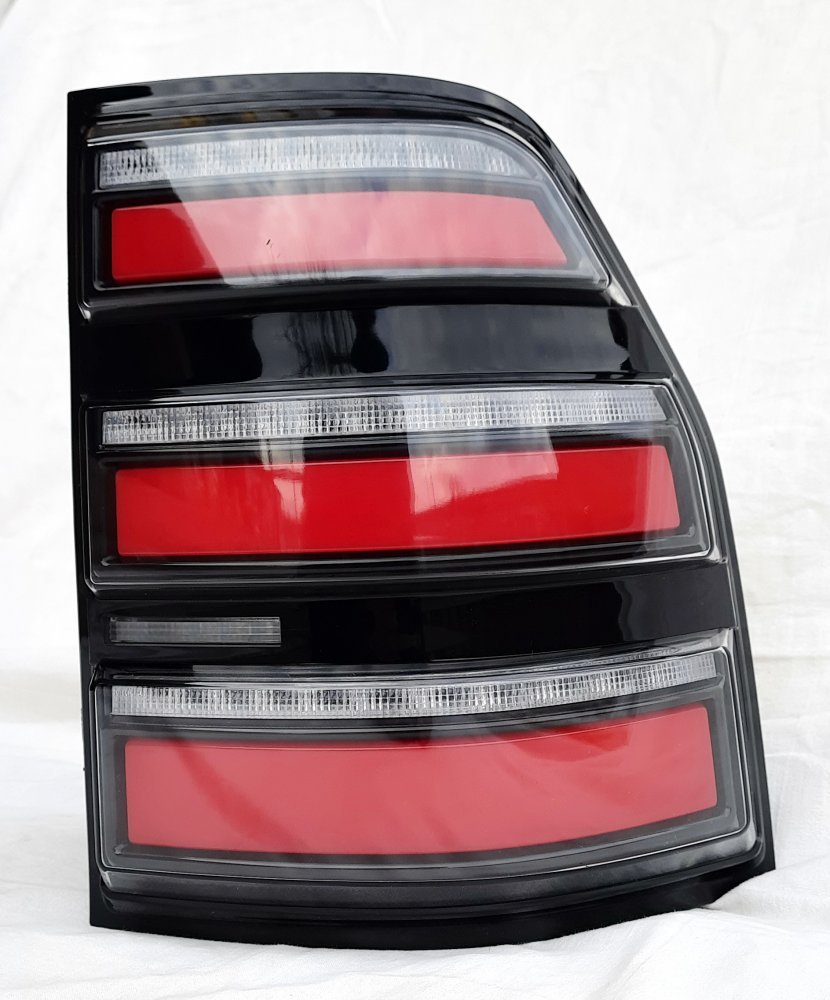 Задні ліхтарі LED ZW для Mitsubishi Pajero Mk4 2006+
