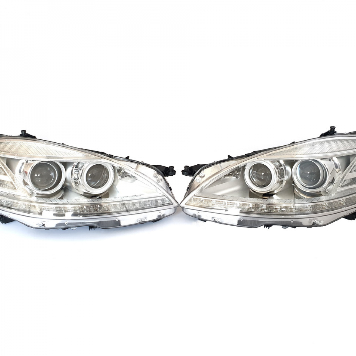 Передні фари Bi-Xenon Adaptive на Mercedes S-Class W221 2009-2013 рік