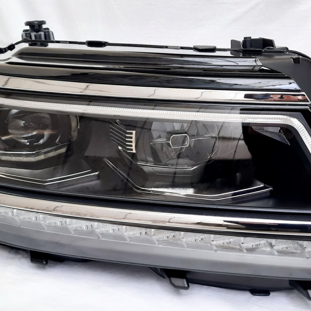 Передні фари чорні Full LED для Volkswagen Tiguan L USA 2016-2020