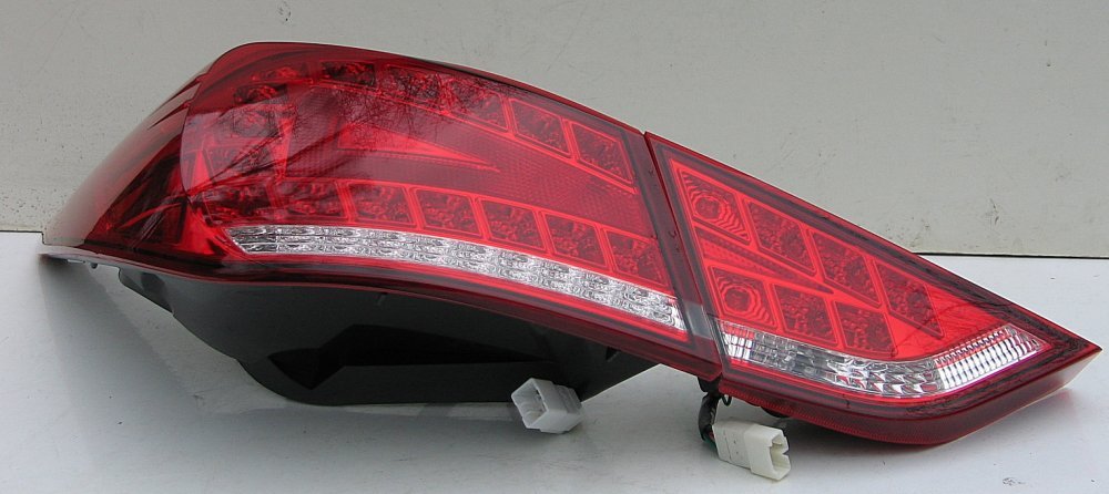 Задні ліхтарі червоні для Hyundai Sonata YF 2009-2014