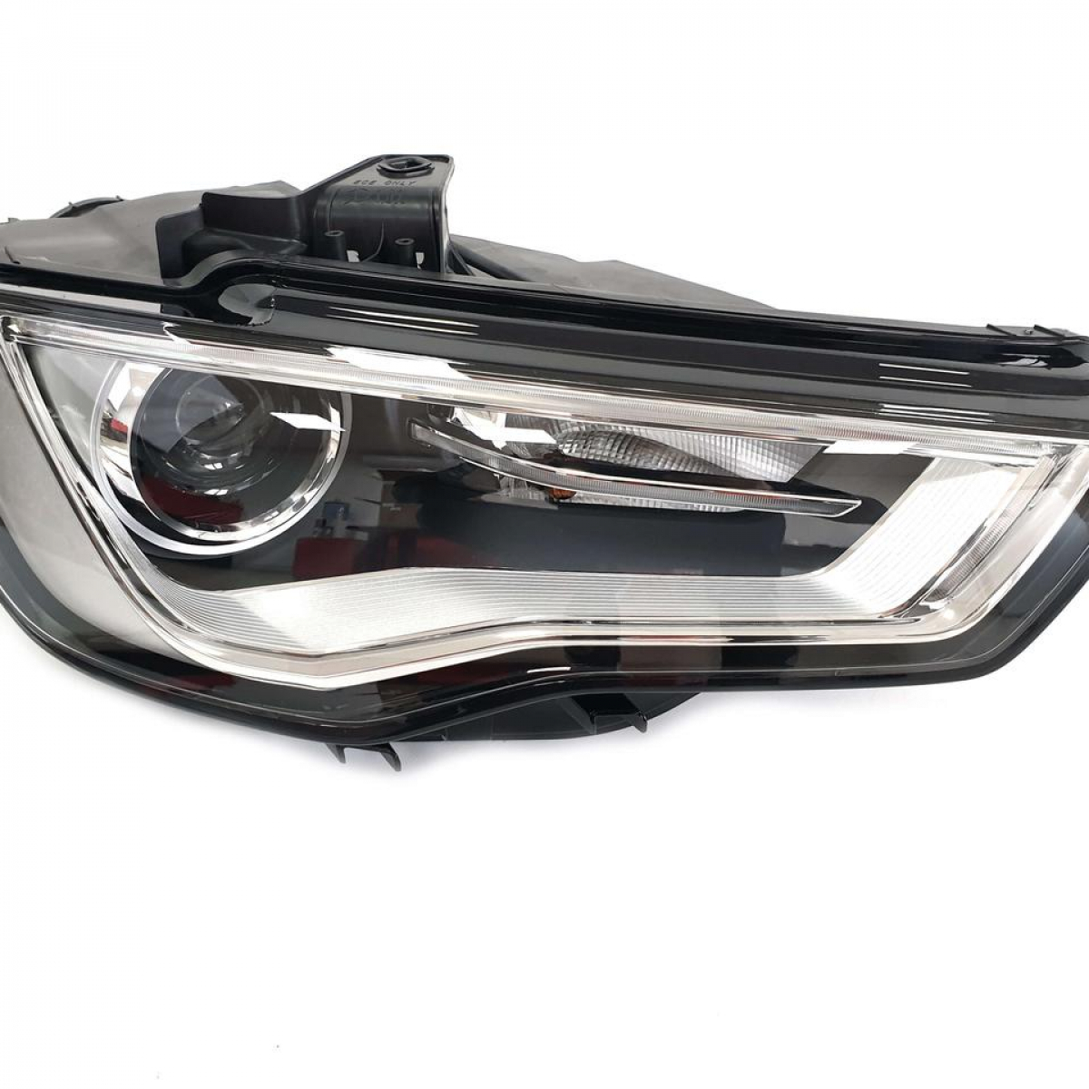 Передні фари Bi-Xenon на Audi A3 8V 2012-2016 року